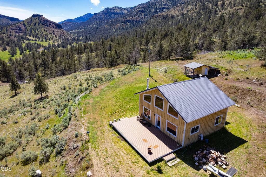 40525 Rudio Road, Kimberly