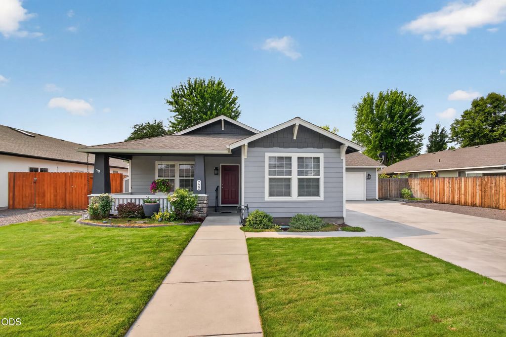 722 Ne Stoneridge Loop, Prineville