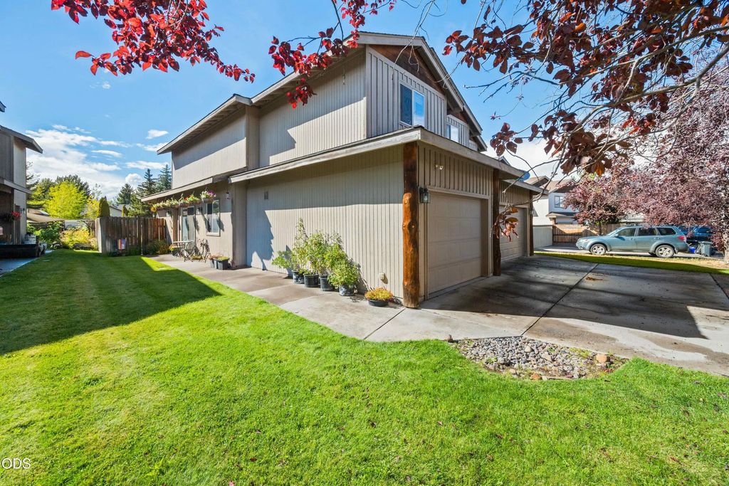 61367 Sally Lane 1 & 2, Bend