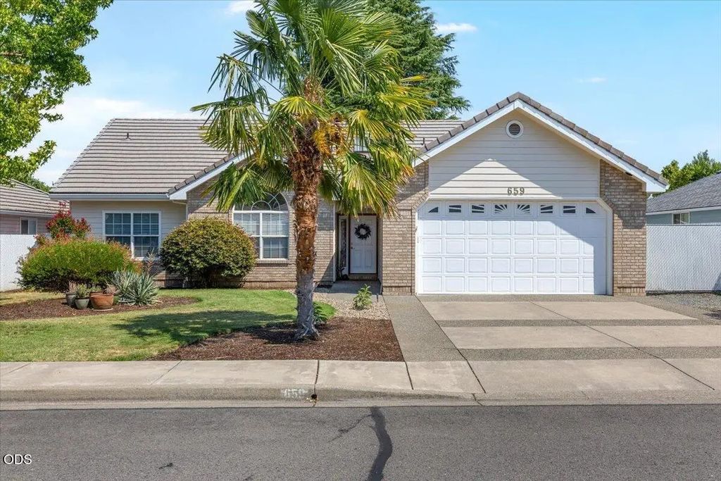 659 Jackson Creek Drive, Central Point