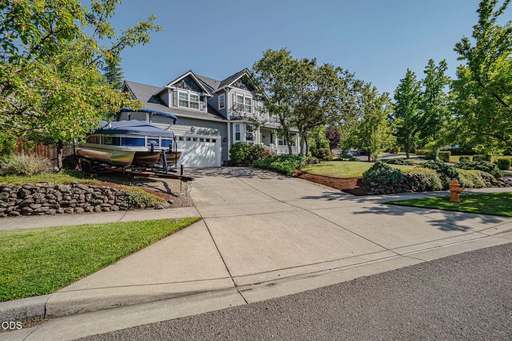 4110 Hemlock Drive, Medford