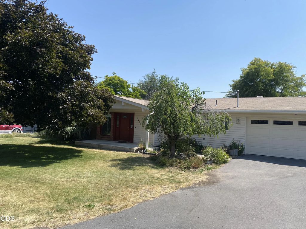 2433 Redwood Drive, Klamath Falls