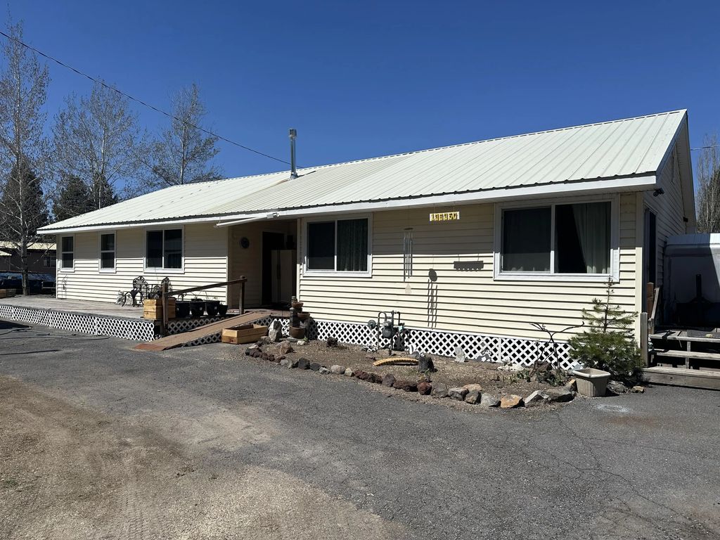 136350 Main Street, Crescent