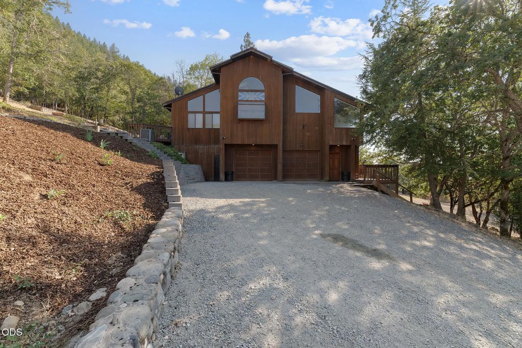 1200 Humbug Creek Road, Applegate