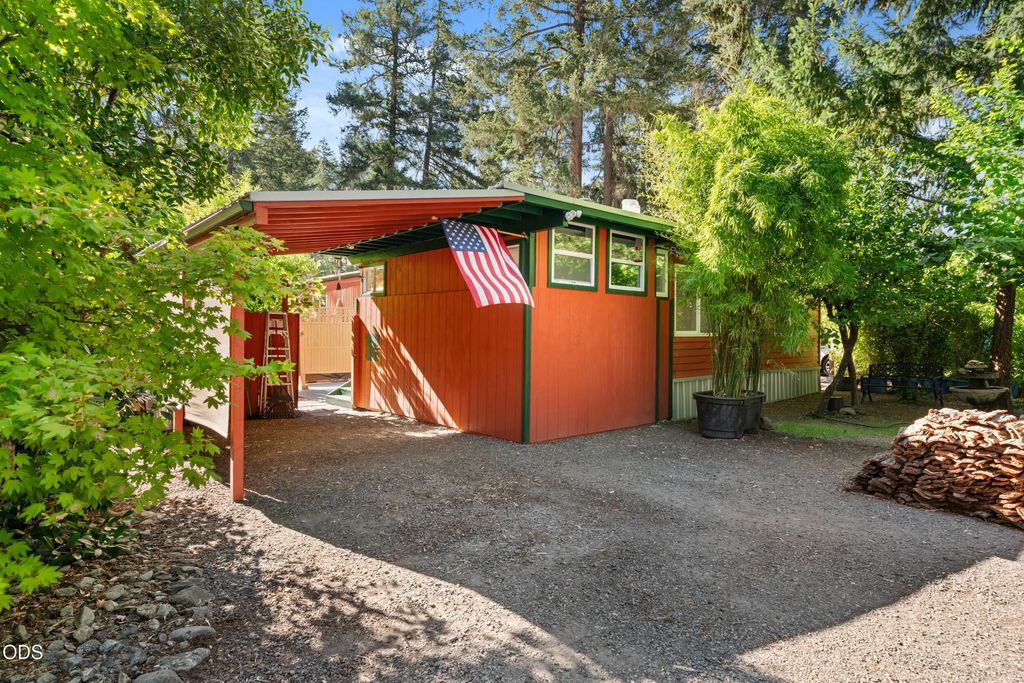 537 Thompson Creek Road # 19, Applegate