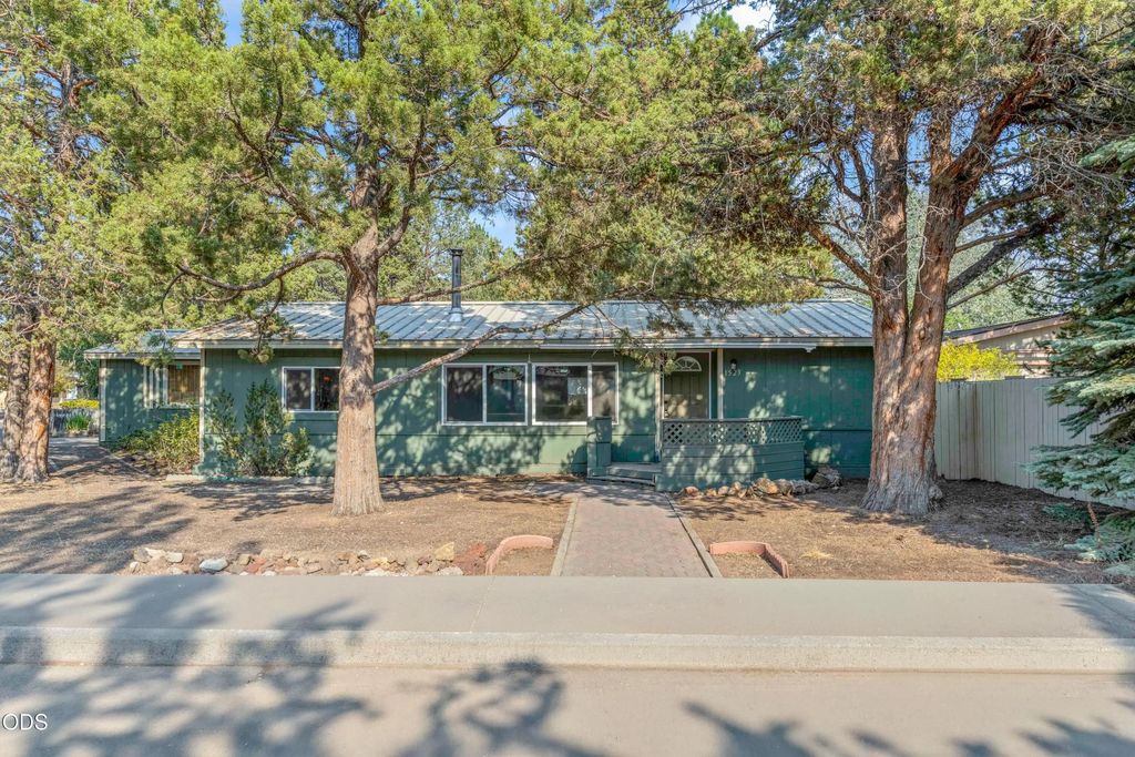 1523 Se Bronzewood Avenue, Bend