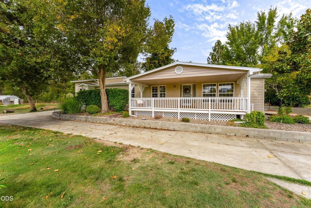 5550 Demaray Drive, Grants Pass
