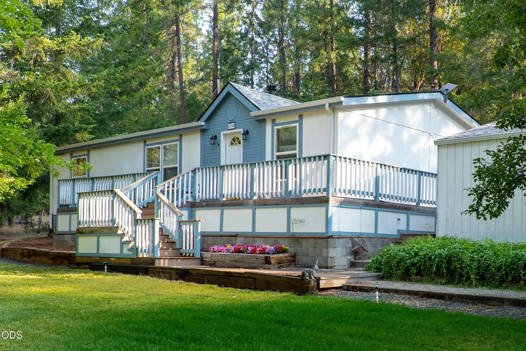 1700 Sykes Creek Road, Rogue River