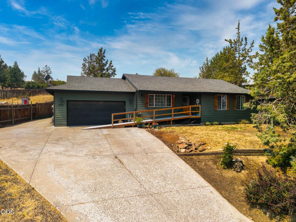 709 Sw Lorraine Drive, Madras