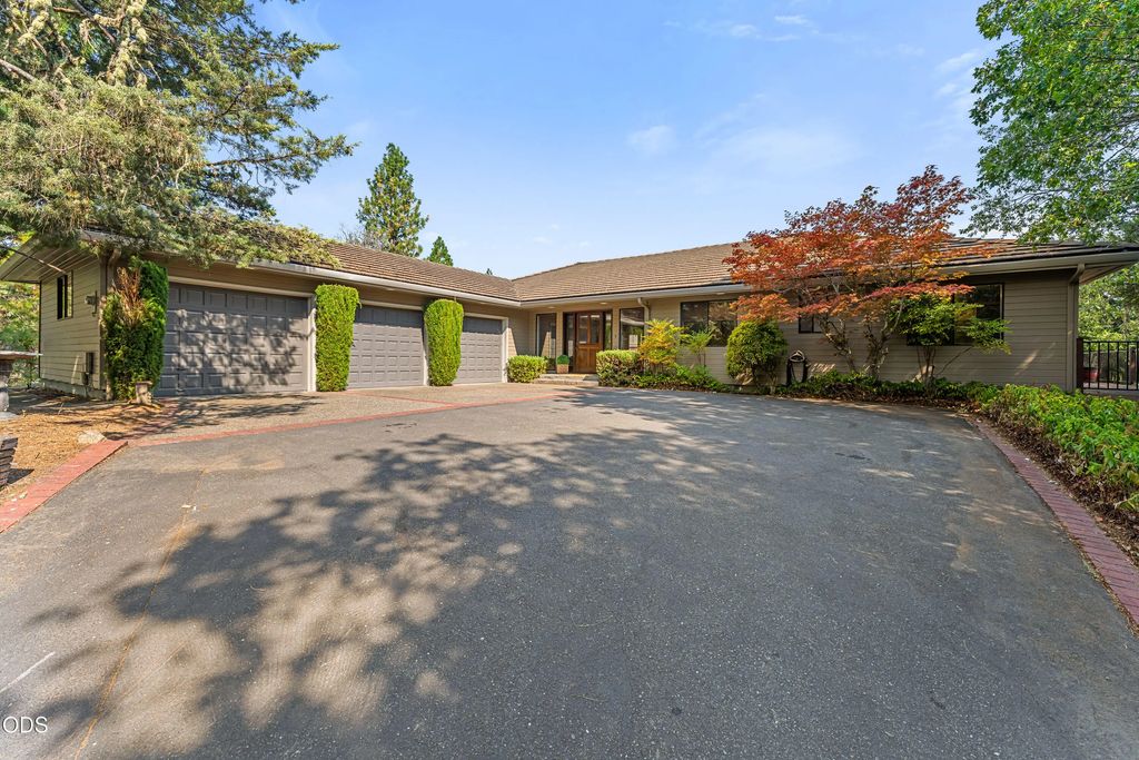1615 Nw Olmar Drive, Grants Pass