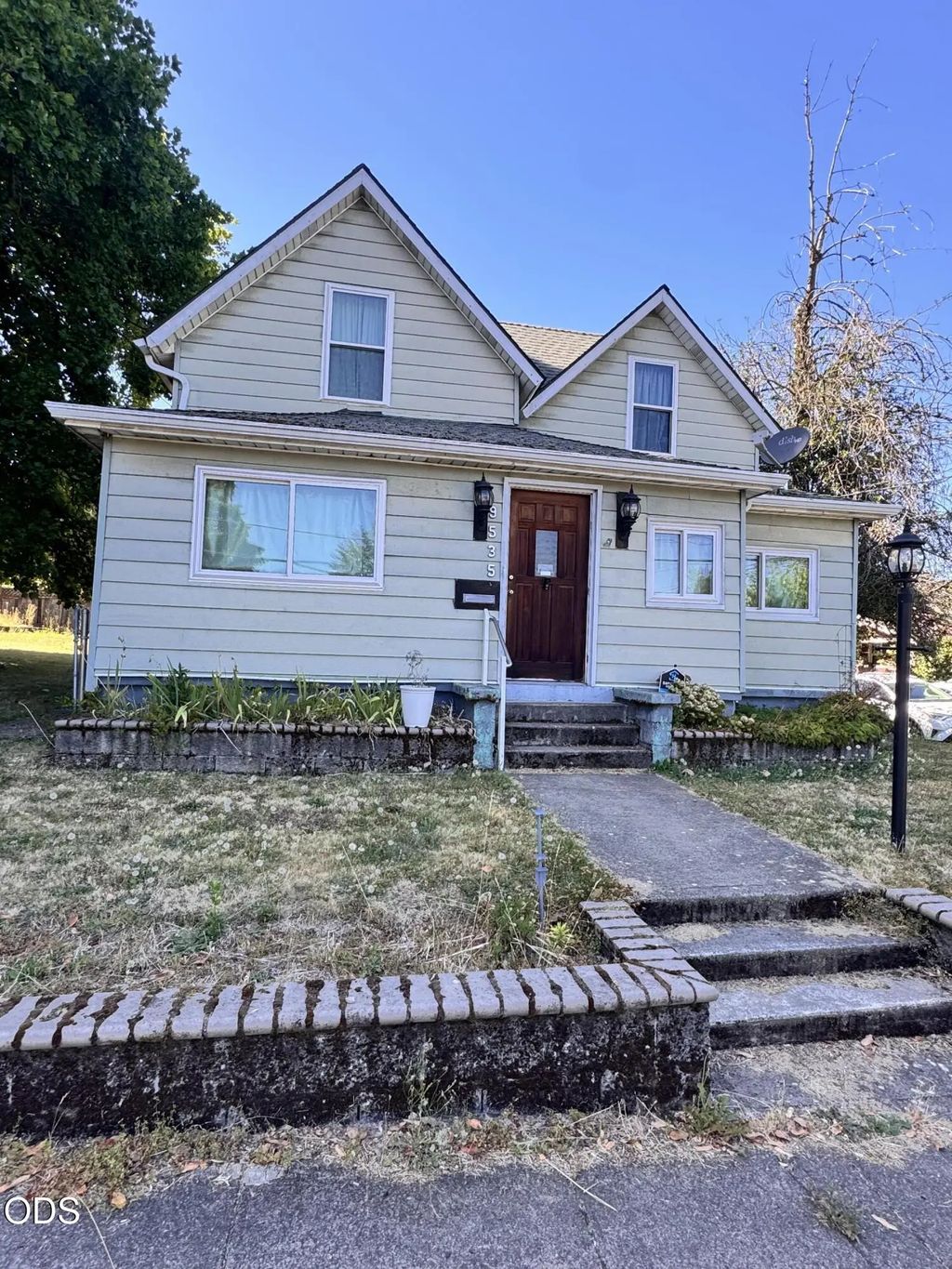 9535 N Charleston Avenue, Portland