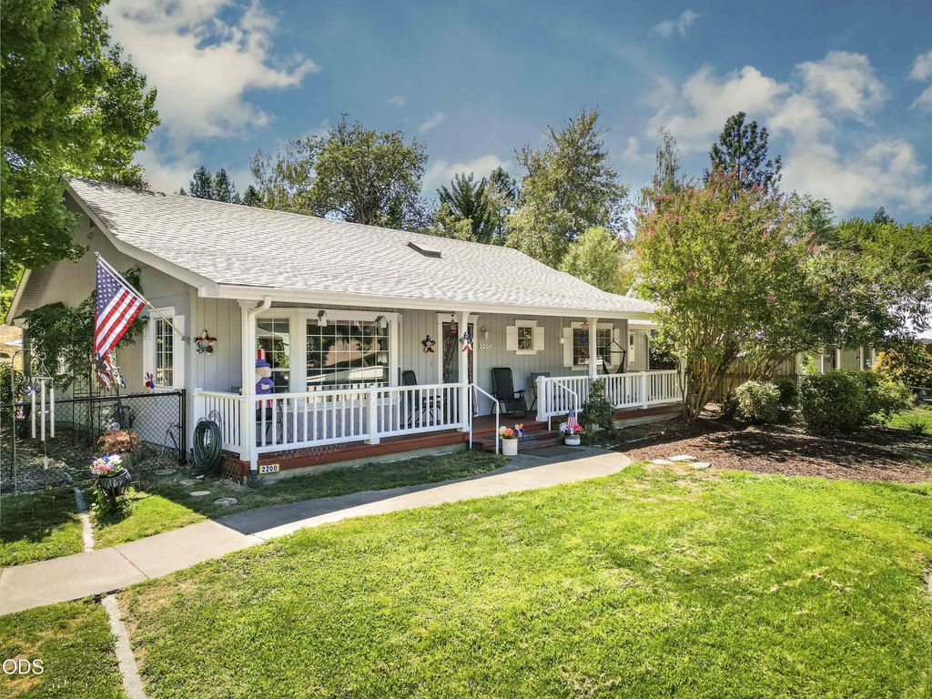 2200 Mayfield Drive, Grants Pass