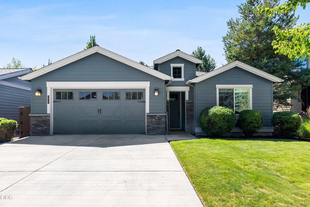 20819 Tamar Lane, Bend