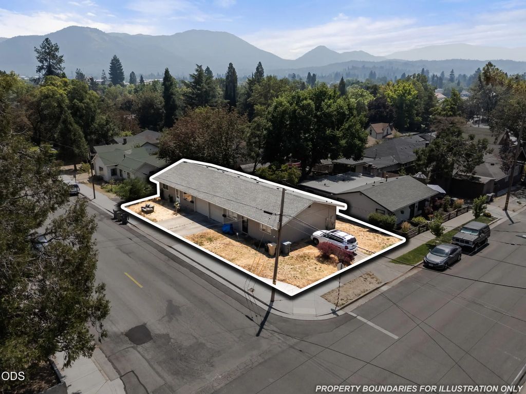717 Nw B Street, Grants Pass