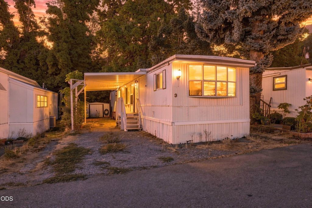 7001 Rogue River Highway Spc 3, Grants Pass
