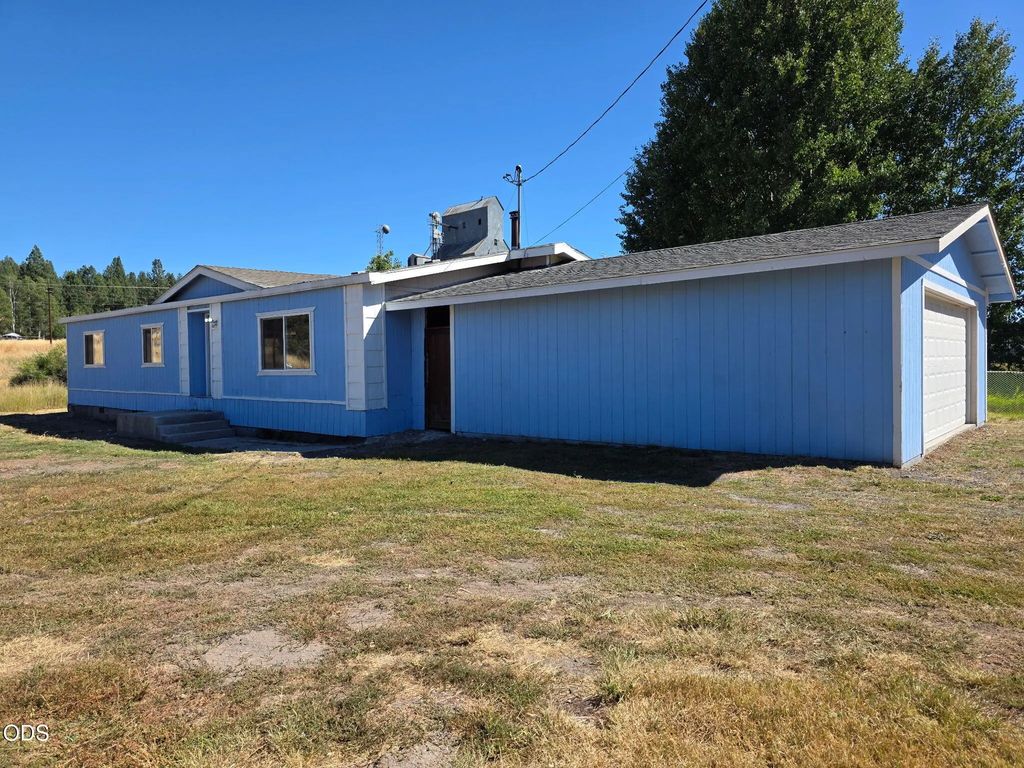 315 N Baker Avenue, Chiloquin