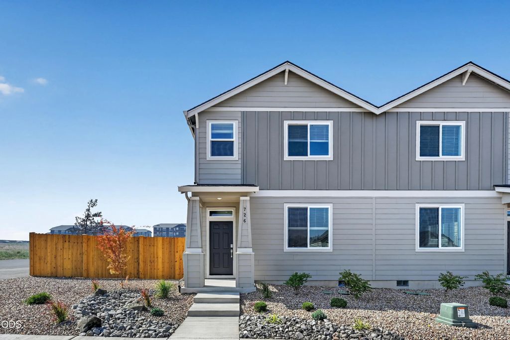 726 Nw Varnish Place, Redmond