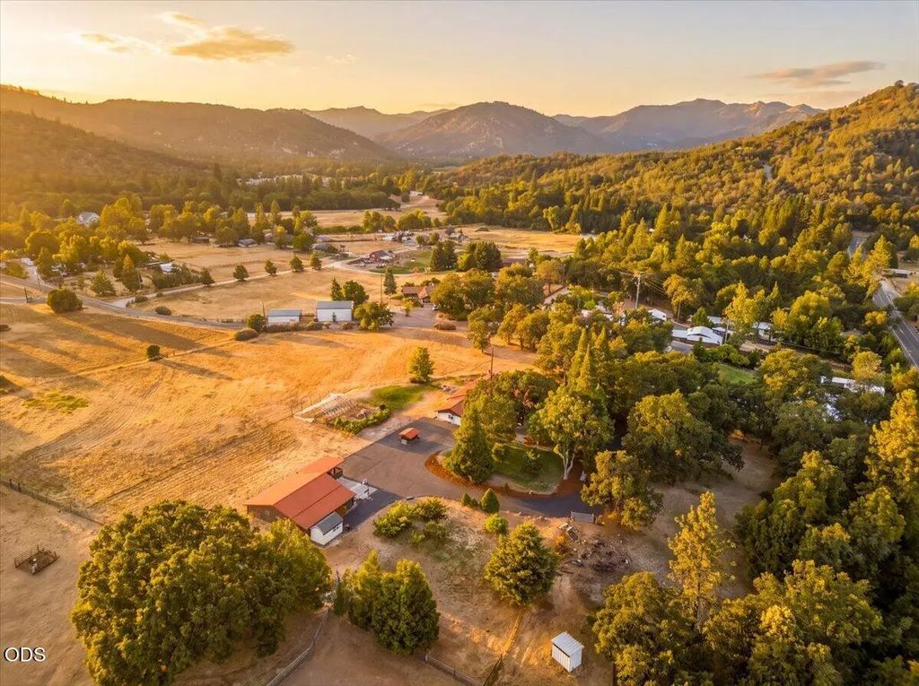 5485 Kane Creek Road, Central Point