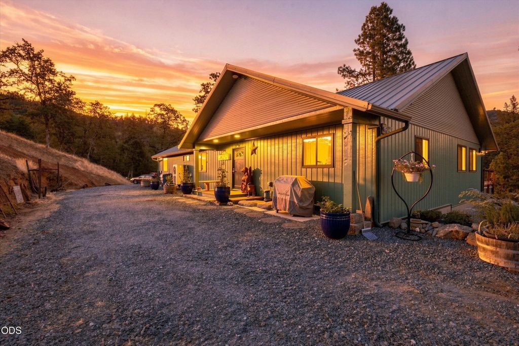 3257 Sardine Creek Road, Gold Hill