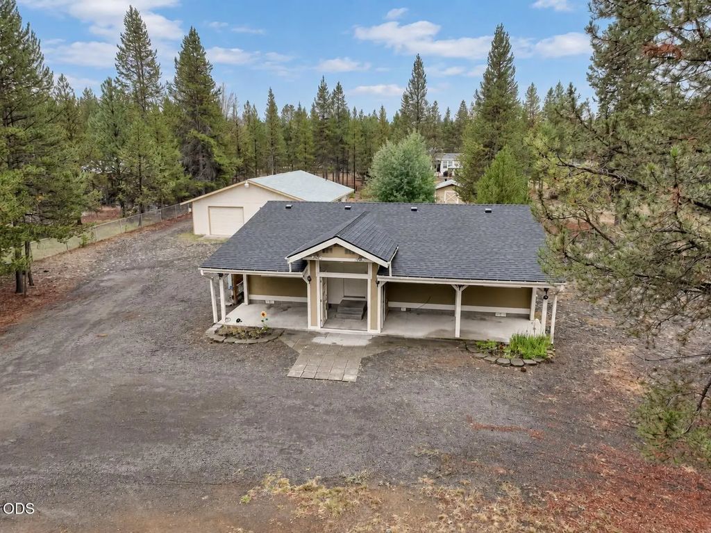 17045 West Drive, La Pine