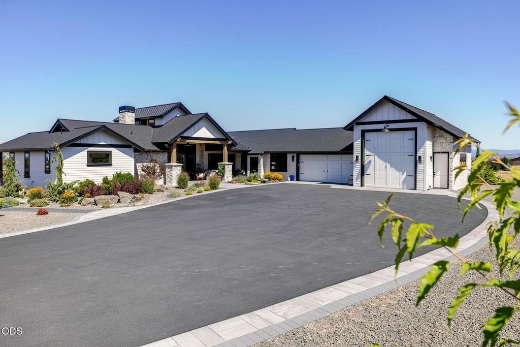 7521 Sw Mill Iron Circle, Powell Butte