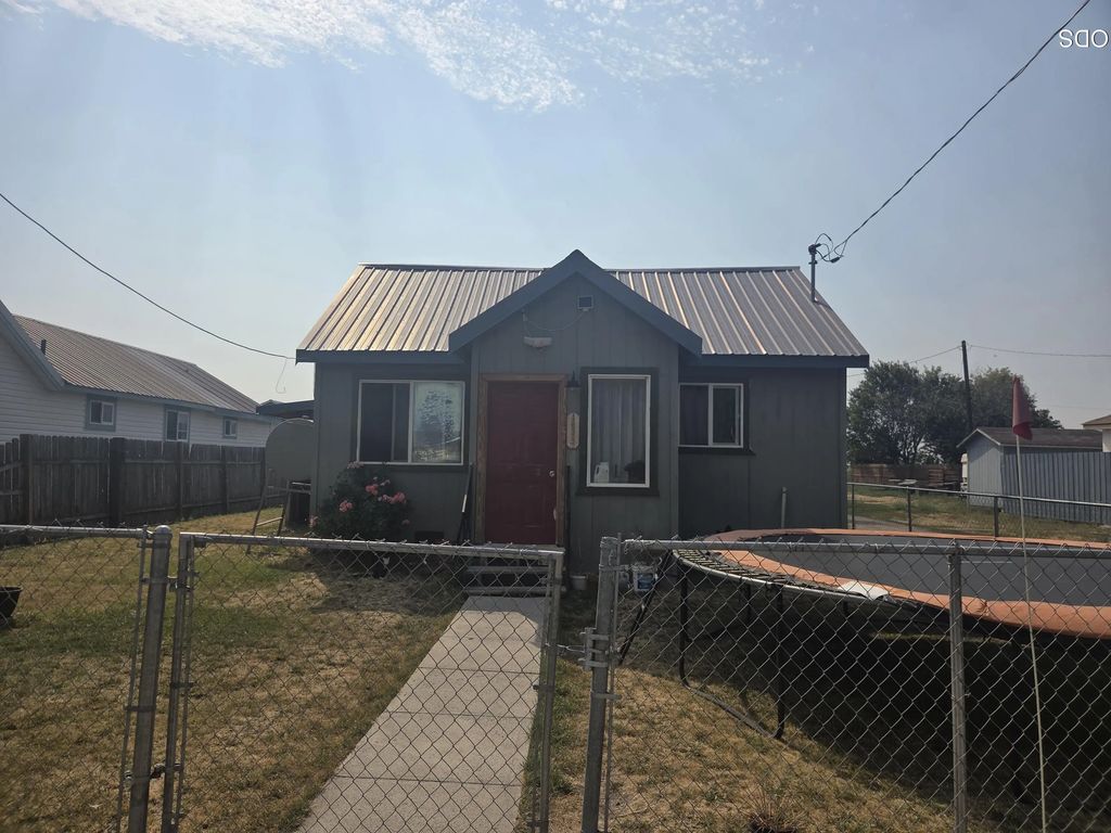 239 Siskiyou Street 239-255, Tulelake