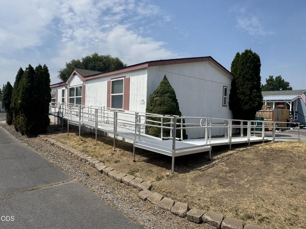 4647 Winter Avenue Spc 77, Klamath Falls
