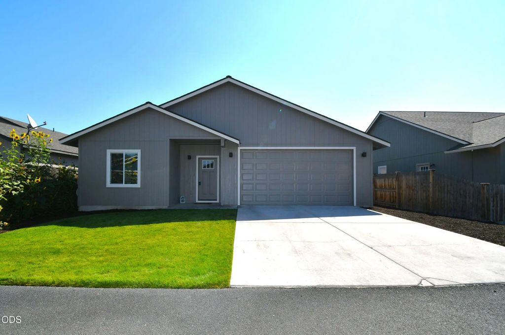 2649 Ne Colleen Road, Prineville