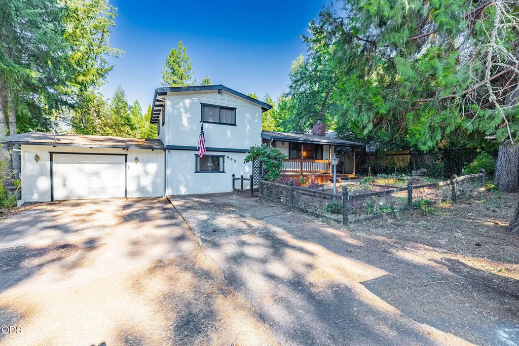 965 Laurel Avenue, Butte Falls