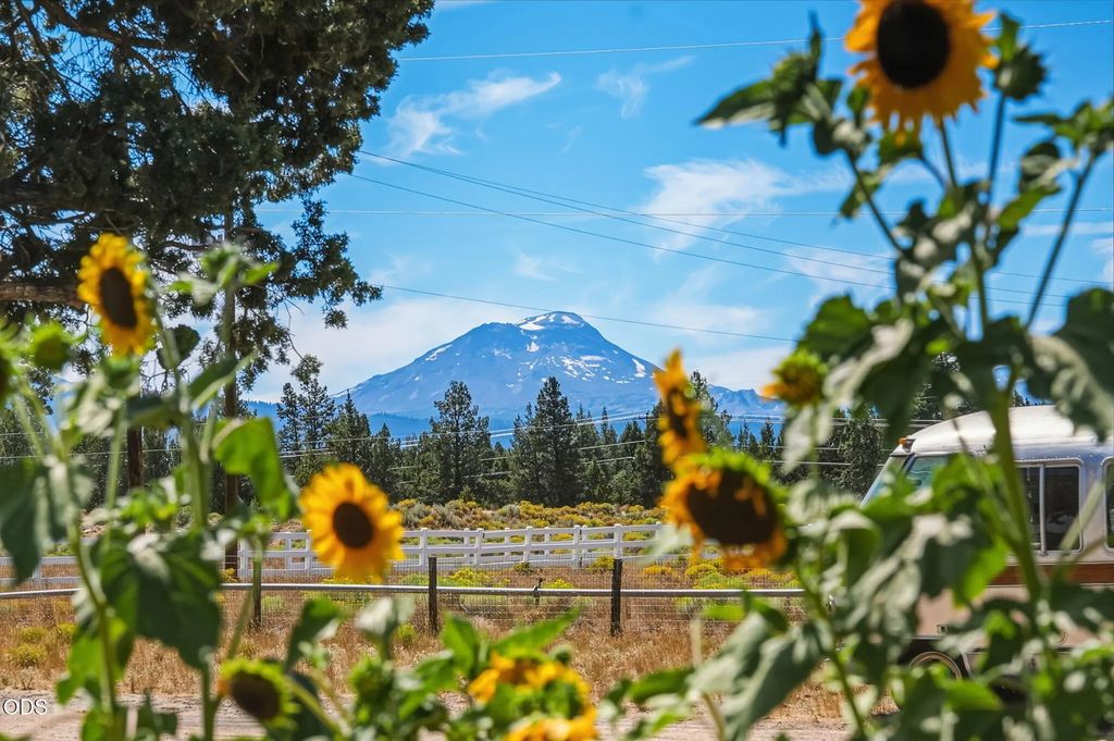67050 Gist Road, Bend
