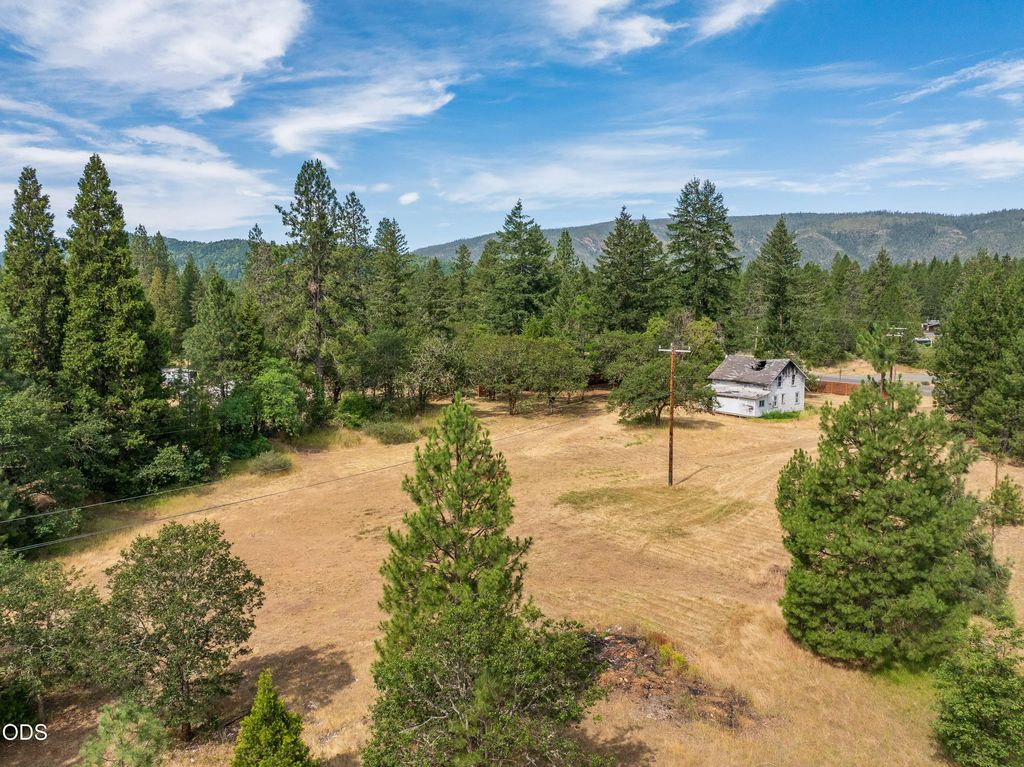 33105 Redwood Highway, Cave Junction