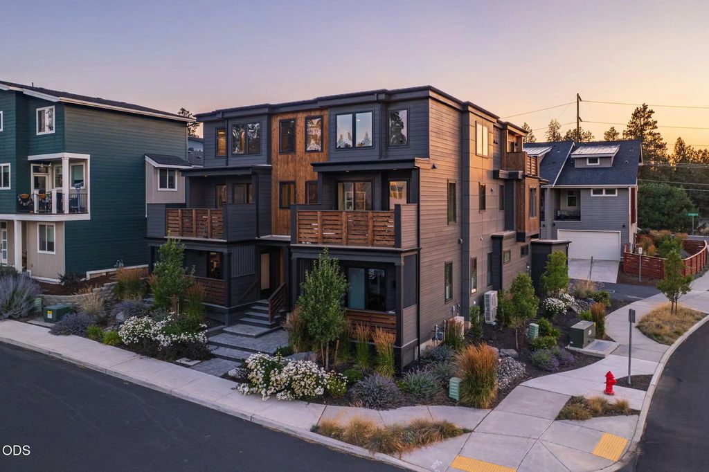 61583 Sw Riverwalk Lane, Bend