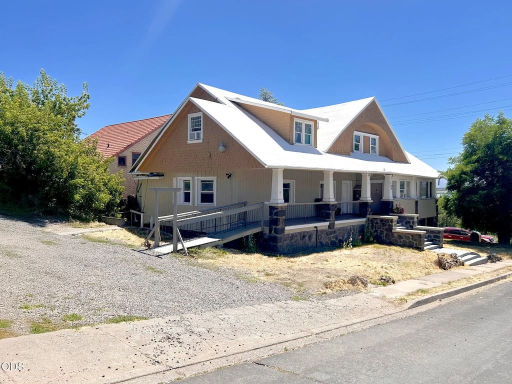 213 Cedar Street, Klamath Falls
