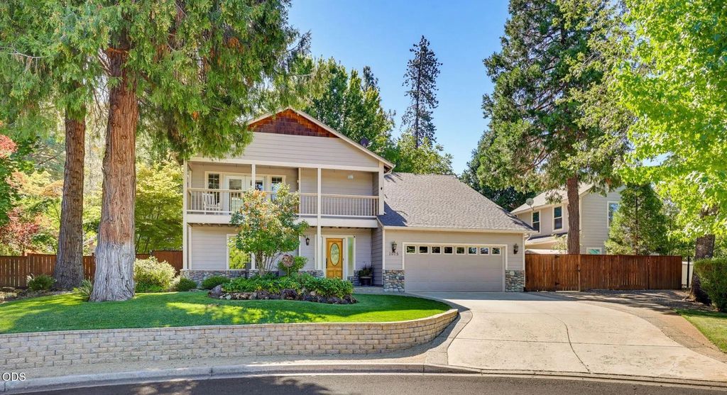 1075 Anglers Place, Shady Cove