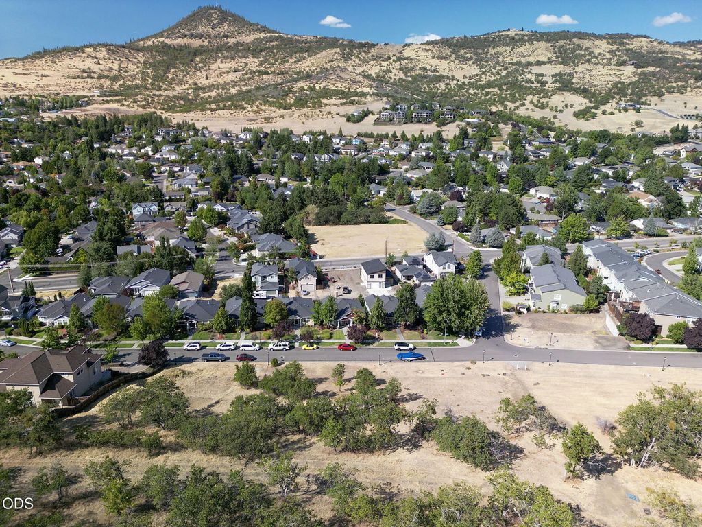 4694 Hathaway Drive, Medford