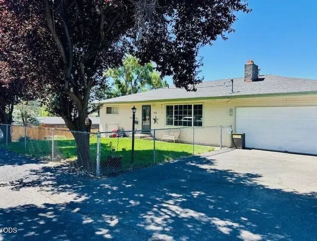 1814 Carlson Drive, Klamath Falls