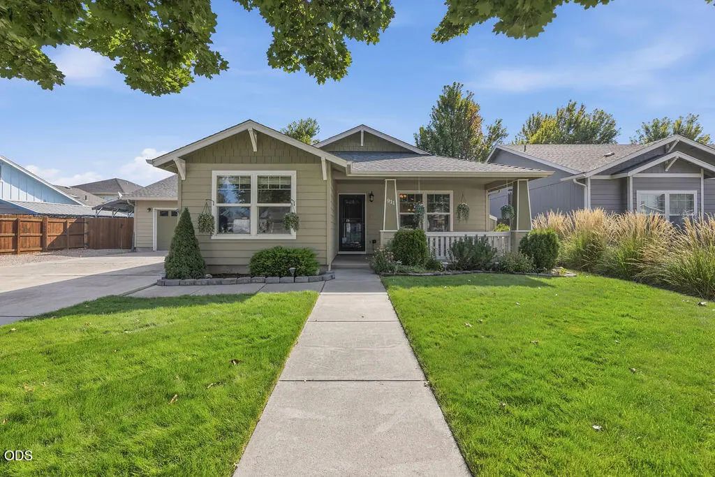 911 Ne Stoneridge Loop, Prineville