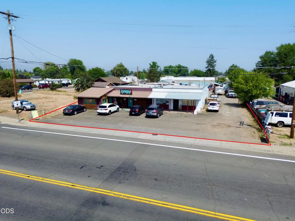 1252 W Mcandrews Road, Medford