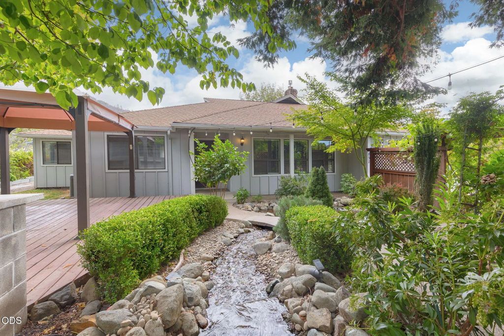 851 Ne 10th Street, Grants Pass