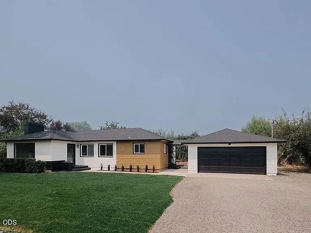 3842 W Main Street, Medford