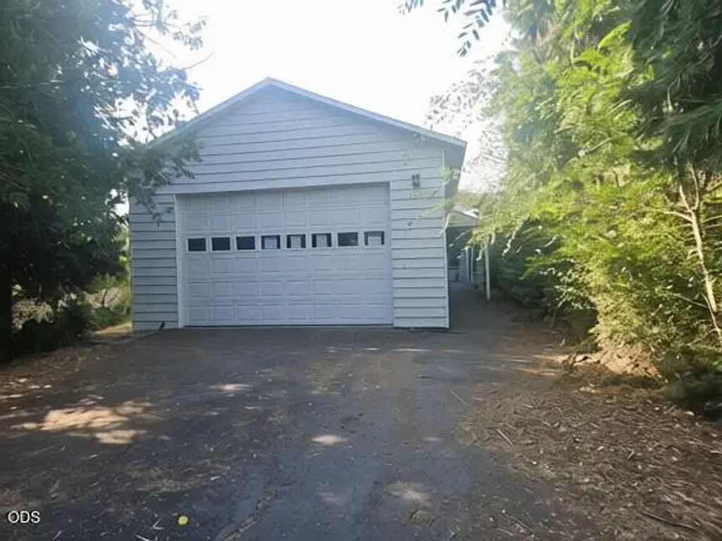 642 Front Street, Klamath Falls