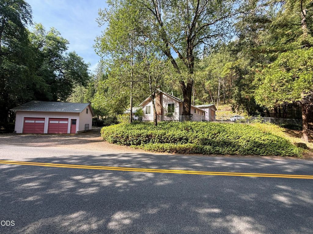 5010 Griffin Creek Road, Medford