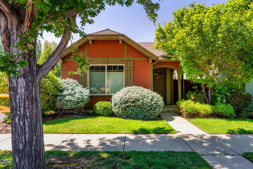 417 Nw 27th Street, Redmond