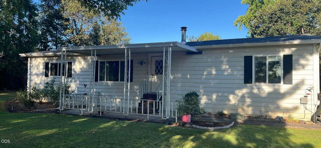 5277 Table Rock Road, Central Point