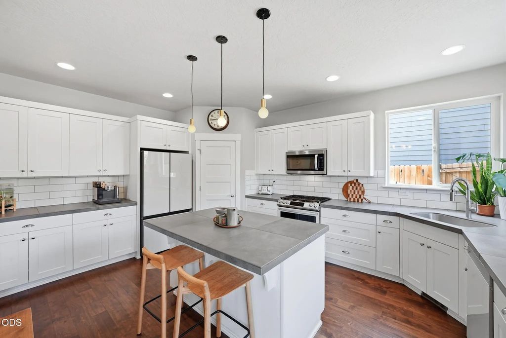 2866 Ne Marea Drive, Bend