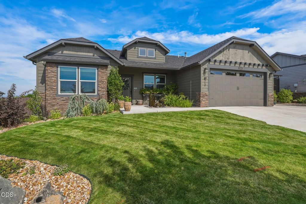 2440 Sw 43rd Place, Redmond