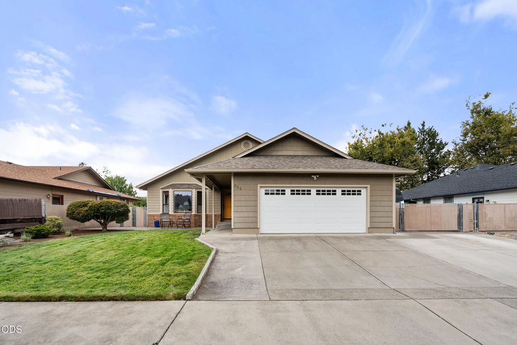 854 Delsie Drive, Grants Pass