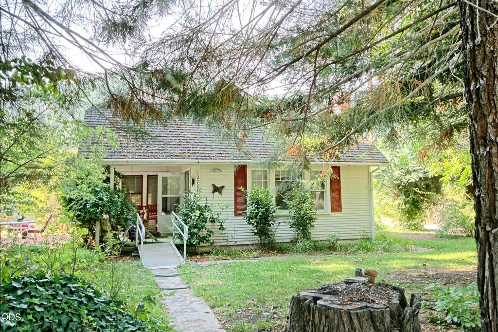 12707 Highway 238, Applegate
