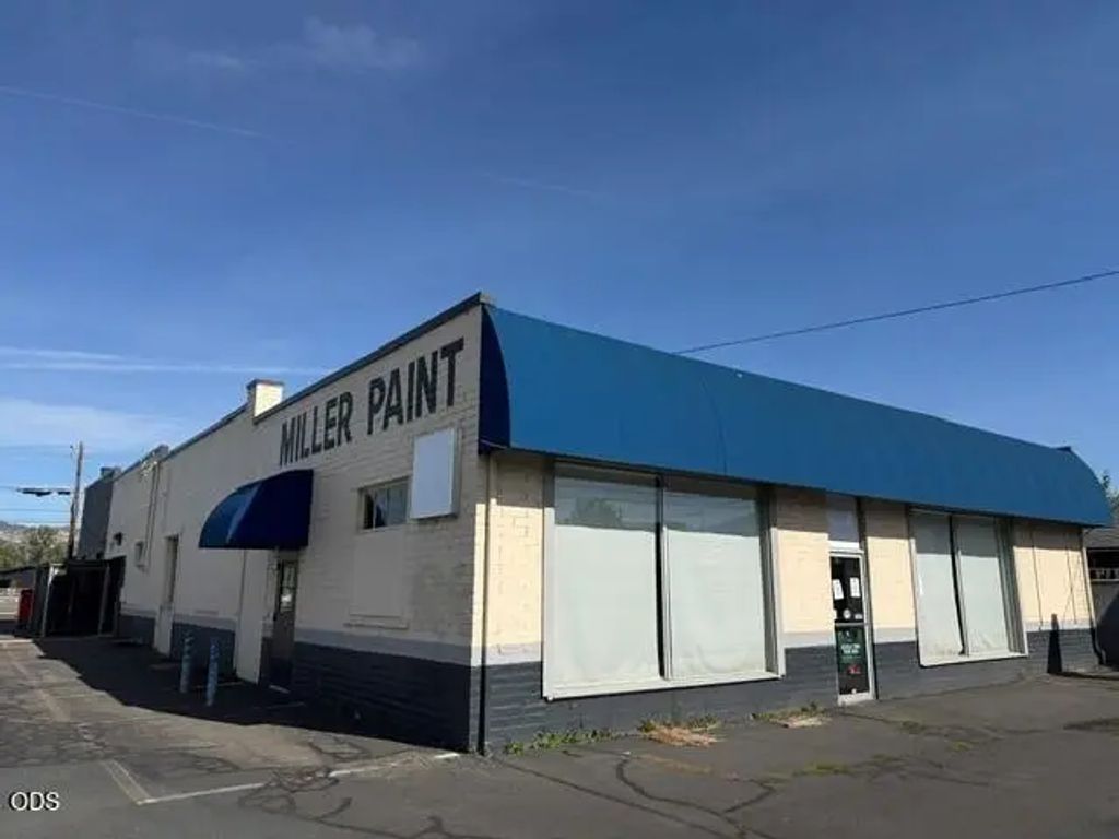 808 S Riverside Avenue, Medford