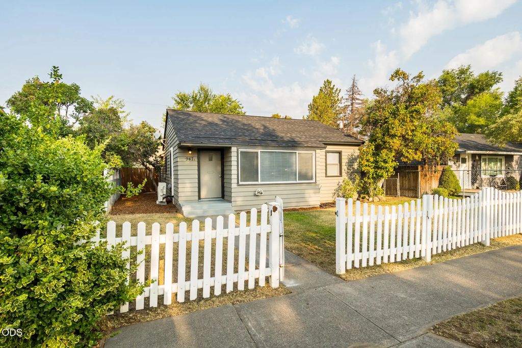 947 Sw 14th Street, Redmond